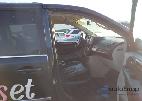 2013 Chrysler Town & Country Touring z USA, uszkodzony, nr VIN 2C4RC1BG2DR690280